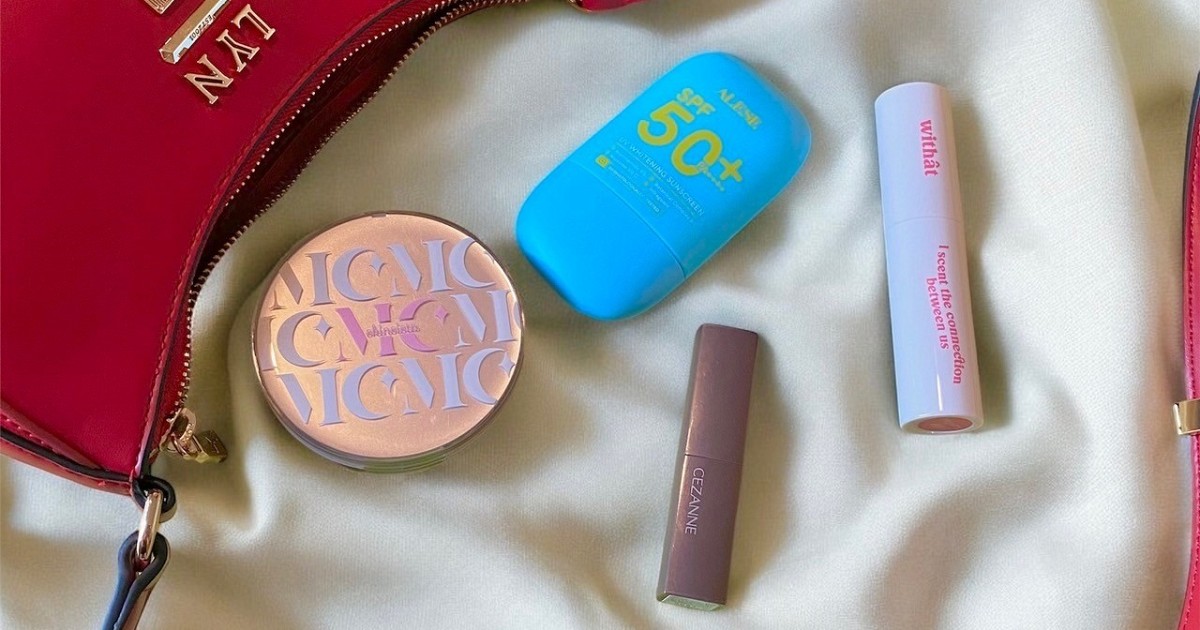 What's makeup in my bag?