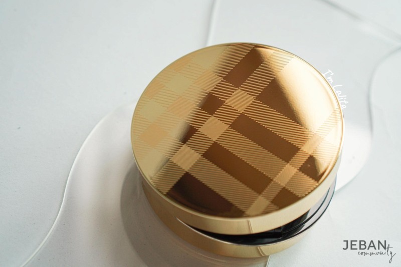 burberry ultimate glow cushion