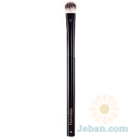 All-Over Shadow Brush