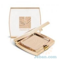 Signature Dramatic : Whitening Pact SPF 50+/PA+++