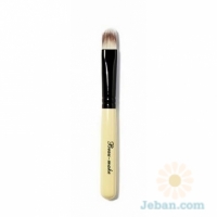 Tapered Concealer Brush : Short Handle